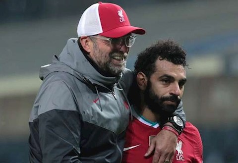 HLV Klopp ăn mừng sau khi Liverpool trói chân Salah