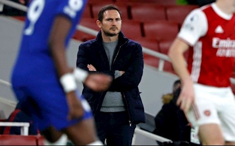 VIDEO: HLV Frank Lampard tức giận với các học trò sau trận thua Arsenal