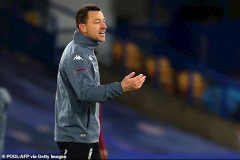 John Terry chỉ trích trung vệ Chelsea quá non nớt