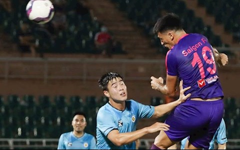 Sau TP.HCM, tới lượt CLB Hà Nội để thua sốc ở giải tứ hùng