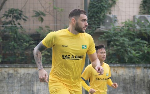 Kiatisuk nhắm người cũ SLNA cho hàng công HAGL