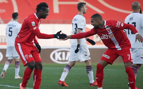 Balotelli chỉ mất 4 phút để ghi bàn ra mắt CLB mới