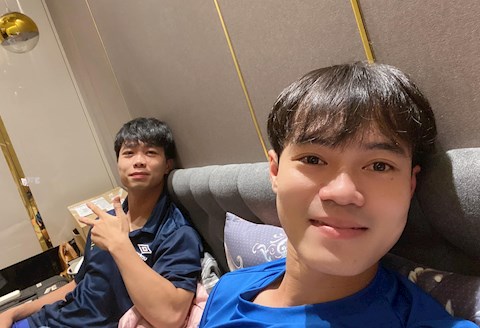 Công Phượng bị Văn Toàn dìm hàng sau lễ cưới
