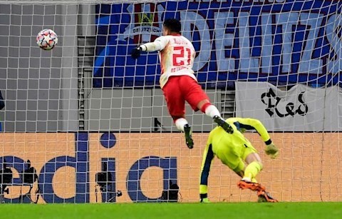 De Gea bị chỉ trích dữ dội sau sai lầm trước Leipzig