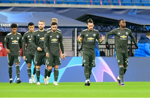 Hàng thủ MU và Barca lần lượt gây sốc ở Champions League