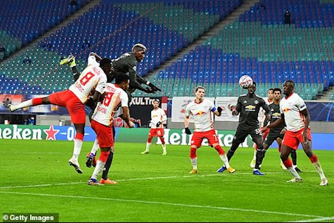 HLV Solskjaer nói về tương lai Paul Pogba sau trận thua Leipzig