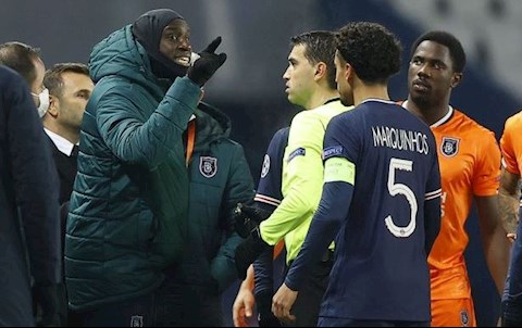Mourinho nói gì về việc PSG và Istanbul Basaksehir bỏ ra sân?