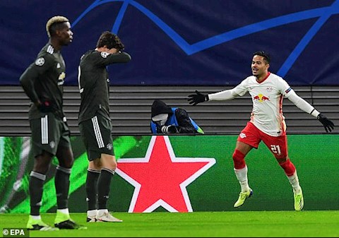 Nhìn lại màn trình diễn tệ hại đẩy MU xuống chơi ở Europa League