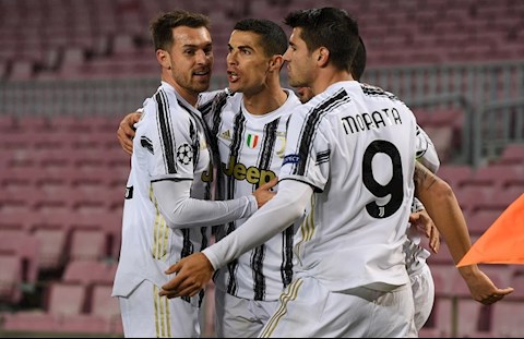 HLV Pirlo: Ronaldo cứ gặp Messi là muốn tỏa sáng