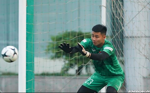 Thủ môn Văn Toản bị HLV Park Hang Seo bóc phốt vì trót to mồm