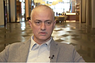 Cho học trò đi nghỉ mát, một mình Mourinho tới Đức trinh sát đối thủ