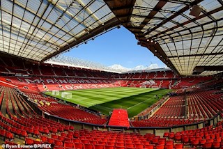 MU sắp xây rào sắt xung quanh sân Old Trafford