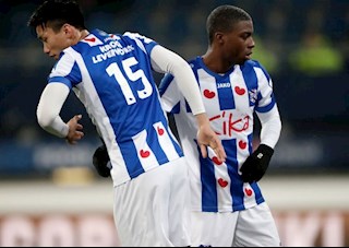 Văn Hậu có cơ hội khi HLV Heerenveen từ chối tiết lộ đội hình ra sân?