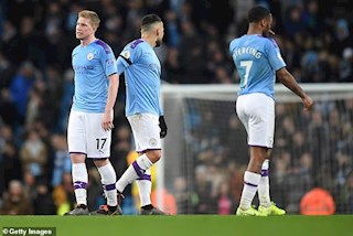 Mất suất đá C1, Man City sẽ bị cấm nốt ở Premier League?