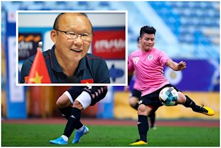 Quang Hải tỏa sáng trên sân tập, ông Park mừng thầm