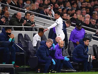 Tottenham toang: Mourinho chỉ trích sao khó bảo Alli