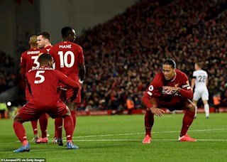 Liverpool 3-2 West Ham: Gà Fabianski đẻ trứng vàng, The Kop thắng thót tim