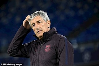 HLV Barca lo ngại học trò gặp áp lực nặng nề trước Napoli
