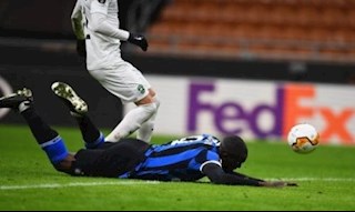 Lại tỏa sáng cho Inter, nhưng Lukaku vẫn không quên... tấu hài