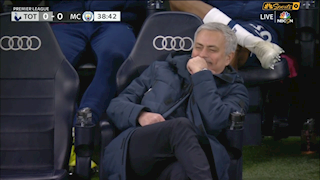 Mourinho trần tình về phản ứng hai mặt hài hước ở trận thắng Man City