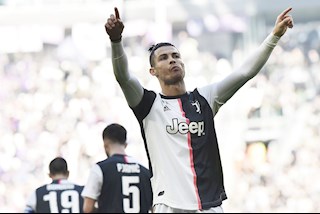 Tiếp tục ghi bàn, Ronaldo cân bằng kỷ lục của David Trezeguet