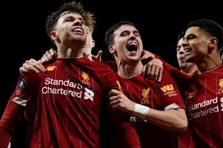 Shrewsbury 2-2 Liverpool: Dẫn trước 2 bàn, The Kop vẫn không thể đánh bại nhược tiểu hạng 3