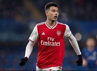 Sao trẻ lên hương của Arsenal chọn màu áo Brazil hay Italia?