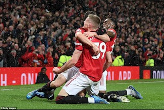 Ryan Giggs choáng váng sau chuỗi 10 trận bất bại của MU