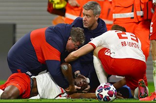 Cầu thủ của Leipzig suýt mất mạng trong trận thắng Tottenham