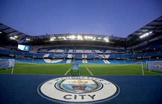 Champions League chính thức hoãn hai trận đấu vì dịch Covid-19