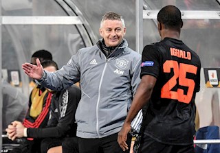 Sau Ighalo, MU dự định tặng người hâm mộ thêm 2 món quà