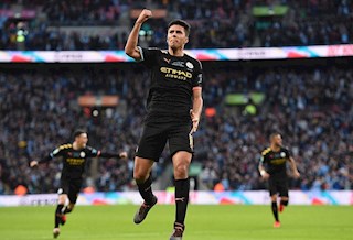 Tranh thủ đợt cách ly, sao Man City dành thời gian cho việc hữu ích