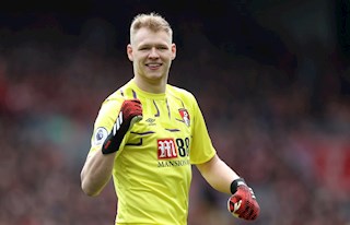 Đội hạng nhất cả gan ‘tranh hàng’ cùng Tottenham và Chelsea