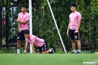 ẢNH: V-League lên phương án trở lại, Đình Trọng ra sân tập cùng Hà Nội FC