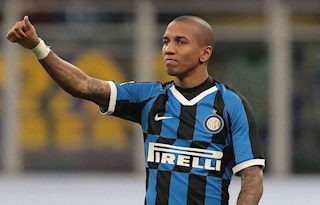 Ashley Young mong muốn ở lại Inter Milan lâu dài