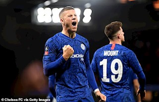 Sao Chelsea bị bóc mẽ vì chạy nhanh bất thường