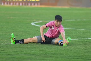 Duy Mạnh phẫu thuật xong chấn thương đầu gối