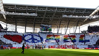 Leipzig đuổi 20 CĐV Nhật Bản ra khỏi sân vì nghi nhiễm COVID-19