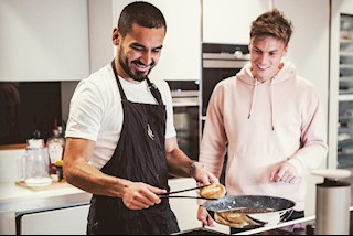 Cuộc cách mạng về dinh dưỡng trong bóng đá: Từ chocolate đến Kevin Carbonara