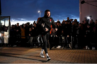 MU và cảnh sát phối hợp bảo vệ nghệ sĩ Lingard