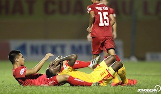 VIDEO: 3 pha chơi xấu của Hoàng Vũ Samson tại V-League 2021 khiến Thanh Hóa nóng mắt