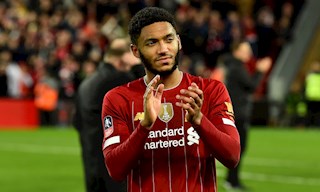 Với cái tên này, Liverpool không cần mua thêm trung vệ?