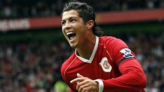 Phelan tiết lộ MU phải dạy Ronaldo cách đá đồng đội