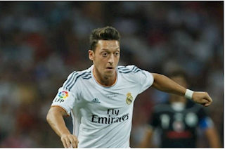 Mesut Ozil từng từ chối Barca và MU để khoác áo Real Madrid