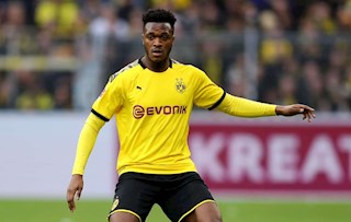 Hy hữu: Mục tiêu của Arsenal đứt dây chằng khi tập luyện mùa dịch