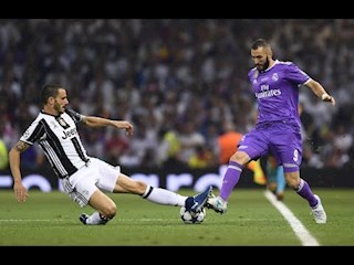 Juventus tăm tia tiền đạo già mà còn gân của Real Madrid