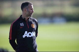 Giggs tiết lộ siêu đội hình được đá cặp tại MU: Không có chỗ cho Ronaldo