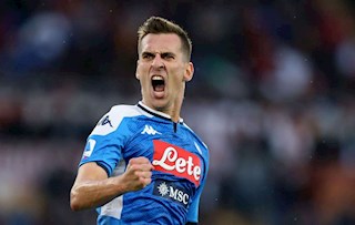 Bất chấp được Milan và Juve để ý, Milik vẫn ưu tiên ở lại Napoli