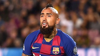 Có rời Barca, Arturo Vidal vẫn sống khỏe