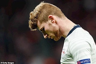 Vì Covid-19, Liverpool tạm dừng theo đuổi tiền đạo khủng